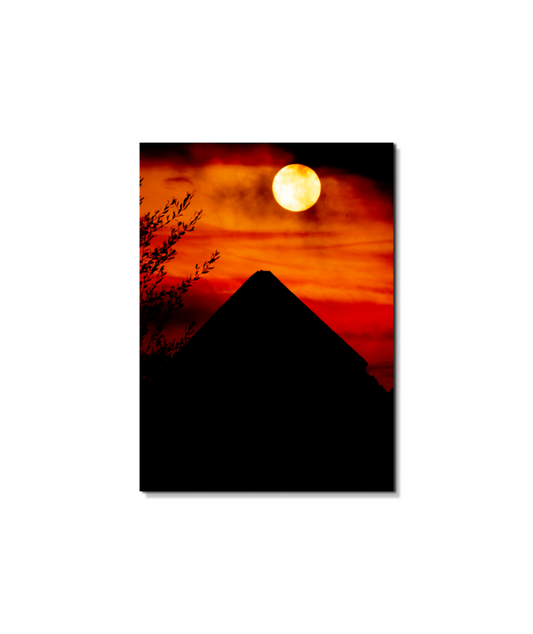 هرم تحت دماء السماء (Pyramid Under the Blood of the Sky)